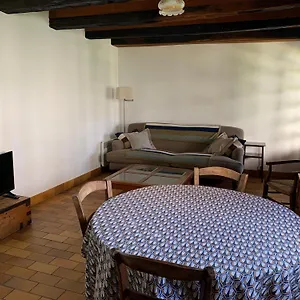 Spacious In A Charming, Tranquil Village Saint-Vincent-Rive-dʼOlt